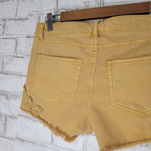 Rue 21 cute mustard color shorts - Picture 8 of 11